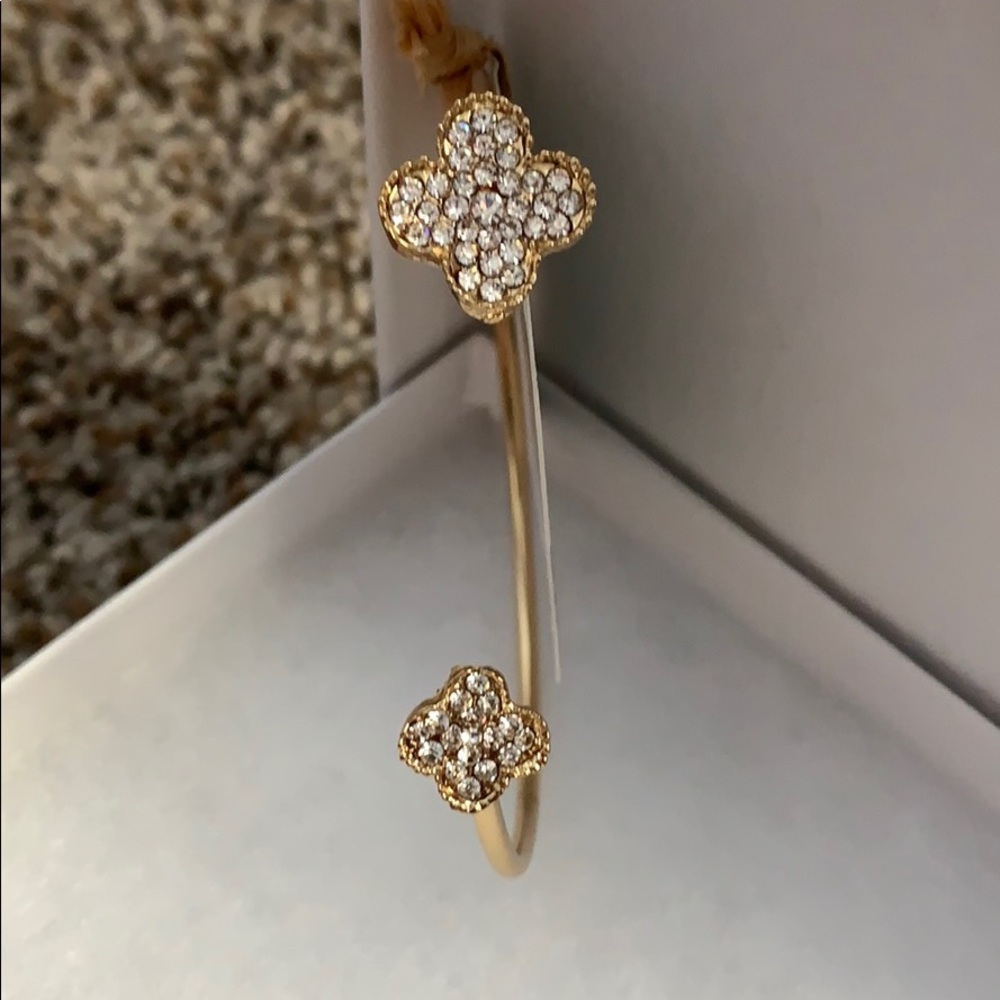 NWT Gold Tone Clover Cuff Bracelet Rhinestone Sparkle Open Bangle Gift Box